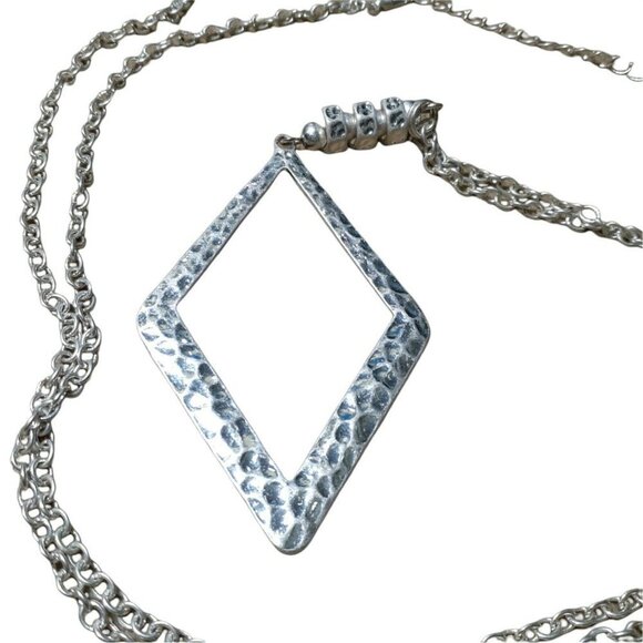Necklace Chain Silver-Tone with Large Diamond Shape Hammered Metal Pendant - Picture 6 of 8